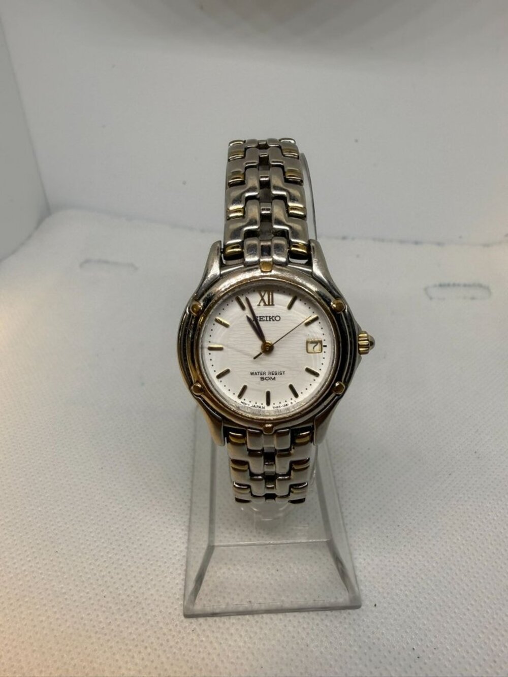 Seiko Le Grand Sport SXE586 Women's Two-Tone White Date 100M Quartz Watch